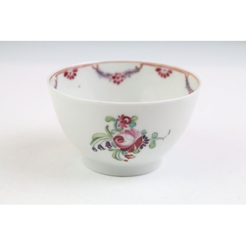 88 - Group of five late 18th / early 19th century tea bowls with hand painted and printed decoration, fea... 