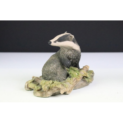 104 - Collection of resin animal figures / figure groups, mainly Border Fine Arts examples, featuring Bord... 