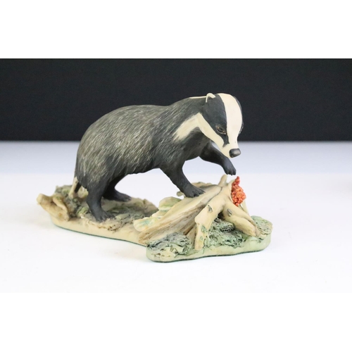 104 - Collection of resin animal figures / figure groups, mainly Border Fine Arts examples, featuring Bord... 