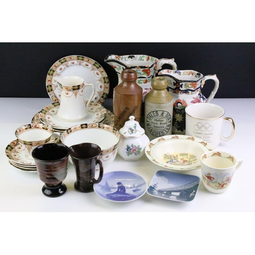 124 - Collection of mixed ceramics, featuring 19th century examples, the lot to include Royal Copenhagen, ... 