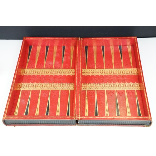 569 - Leatherbound backgammon and games boards in the form of two volumes of 'the History of England'. Mea... 