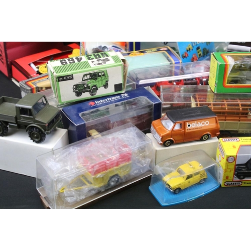 1198 - Around 35 boxed diecast models to include Base Toys, Oxford Diecast, Matchbox Hero City, Lledo Days ... 