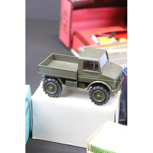 1198 - Around 35 boxed diecast models to include Base Toys, Oxford Diecast, Matchbox Hero City, Lledo Days ... 