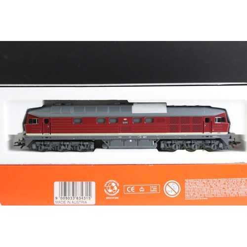105 - Three boxed Roco HO gauge locomotives to include 63639 DB 151 072-6, 63431 DR 132 577-8 & 43666 DB V... 