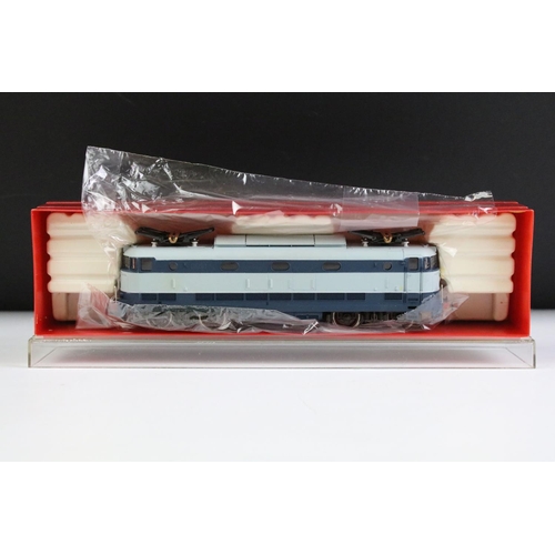 112 - Three boxed / cased Rivarossi HO gauge locomotives to include 1311 BR 59 036 DB, 1996 DB Diesel loco... 
