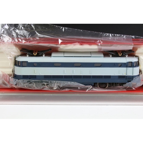 112 - Three boxed / cased Rivarossi HO gauge locomotives to include 1311 BR 59 036 DB, 1996 DB Diesel loco... 