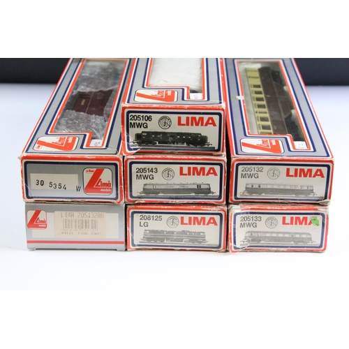 117 - Seven boxed Lima OO gauge locomotives to include 205132A6, 305354W, 205106MWG, 205143MWG, 205132MWG,... 