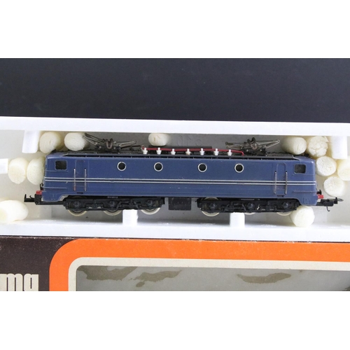 119 - Seven boxed Lima OO gauge locomotives to include 208156LP Swiss Express, 204963 Diesel Locomotive Cl... 