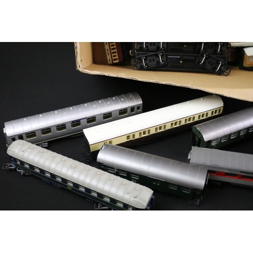 122 - 30 OO / HO gauge items of rolling stock to include Liliput, Hornby, Fleischmann, Lima etc, all coach... 