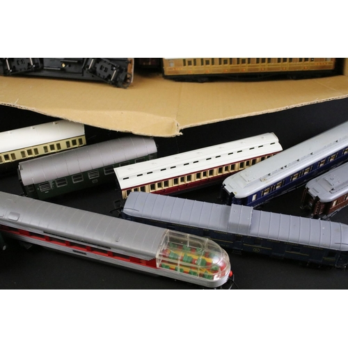 122 - 30 OO / HO gauge items of rolling stock to include Liliput, Hornby, Fleischmann, Lima etc, all coach... 