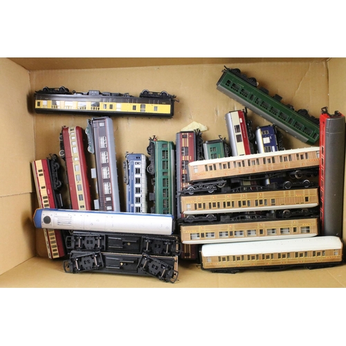 122 - 30 OO / HO gauge items of rolling stock to include Liliput, Hornby, Fleischmann, Lima etc, all coach... 