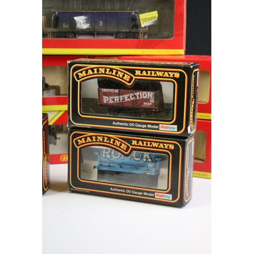 123 - 16 Boxed OO gauge items of rolling stock to include 5 x Hornby, 4 x Bachmann and 6 x Palitoy Mainlin... 