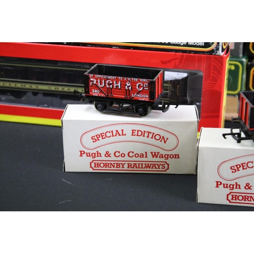 125 - 44 Boxed OO gauge items of rolling stock to include 15 x Bachmann, 9 x Triang/Hornby, 10 x Dapol, 6 ... 