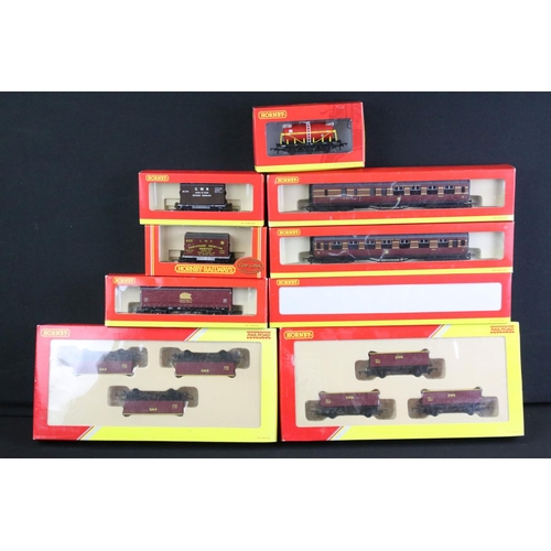 127 - 26 Boxed Hornby OO gauge rolling stock items and sets to include 2 x Railroad R6367 Coal Wagon Packs