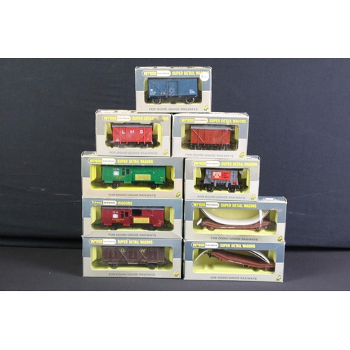 128 - 21 Boxed Wrenn Super Detail Wagons OO gauge items of rolling stock to include W4318P/A Ventilated Va... 