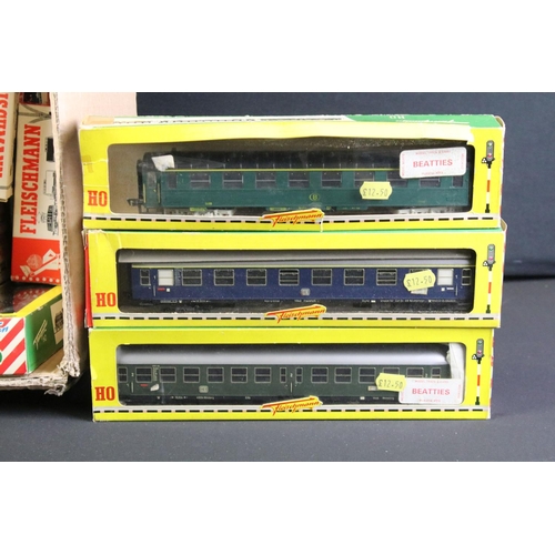 132 - 27 Boxed Fleischmann HO gauge items of rolling stock to include 1475, 5031, 5400, 1501, 5030 etc, fe... 