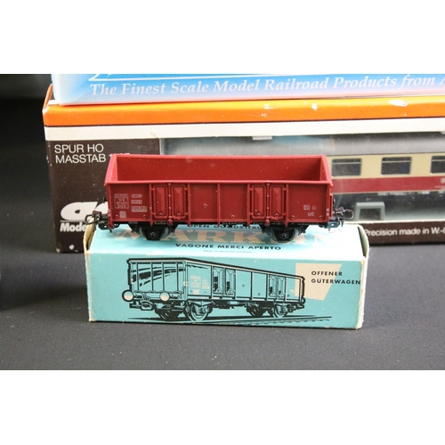 134 - 34 Boxed HO gauge items of rolling stock to include 15 x Marklin, 4 x Liliput, 1 x Spectrum by Bachm... 