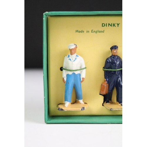 140 - Boxed Dinky O gauge No 5 Train and Hotel Staff metal figures, vg