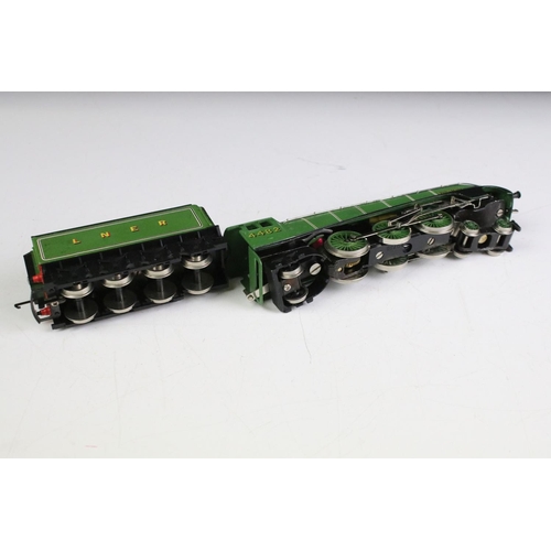 144 - Boxed Wrenn OO gauge W2209 4-6-2 Class A4 Golden Eagle locomotive plus a Wrenn 0-6-2 LNER 9522 locom... 