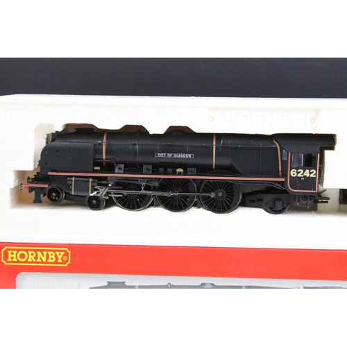 149 - Two boxed Hornby OO gauge locomotives to include R2311 LMS 4-6-2 Duchess Class City of Glasgow and R... 