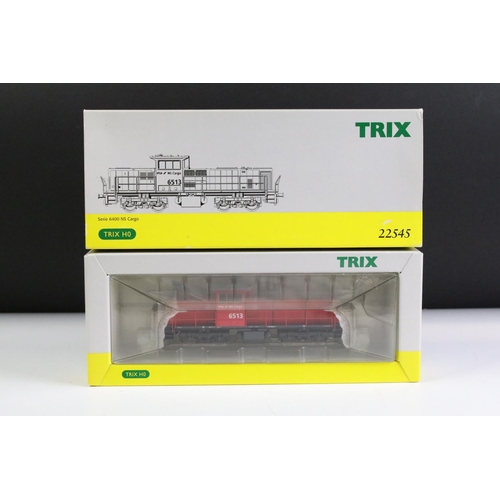 156 - Two boxed Trix HO gauge locomotives to include 22705 BR10 & Serie 6400 NS Cargo