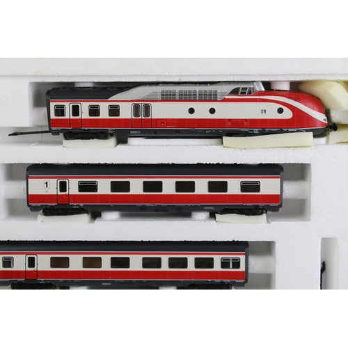 162 - Boxed Roco HO gauge 43013 Max Liebermann train pack, complete