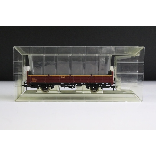 166 - Boxed Bachmann OO gauge 31-952A A4 2512 Silver Fox LNER Silver grey locomotive plus 8 x boxed shop s... 