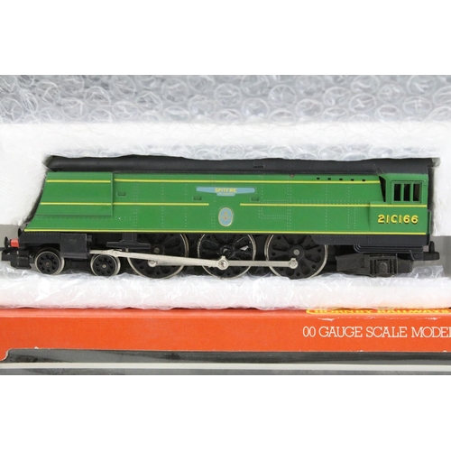 169 - Five boxed OO gauge locomotives to include 3 x Hornby (R042 LNER 4-6-2 Royal Lancaster Loco, R374 SR... 