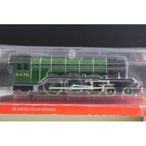 169 - Five boxed OO gauge locomotives to include 3 x Hornby (R042 LNER 4-6-2 Royal Lancaster Loco, R374 SR... 