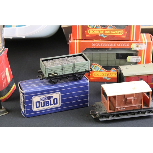 246 - Collection of OO gauge and Hornby Dublo model railway to include 4 x boxed locomotives (Hornby R154 ... 