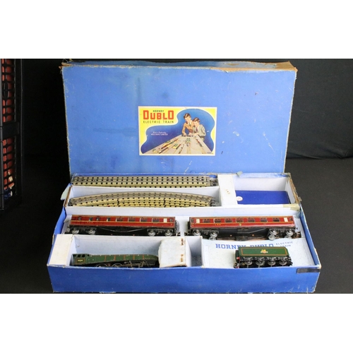 258 - Collection of Hornby Dublo model railway to include boxed set containing Silver King locomotive, 2 x... 