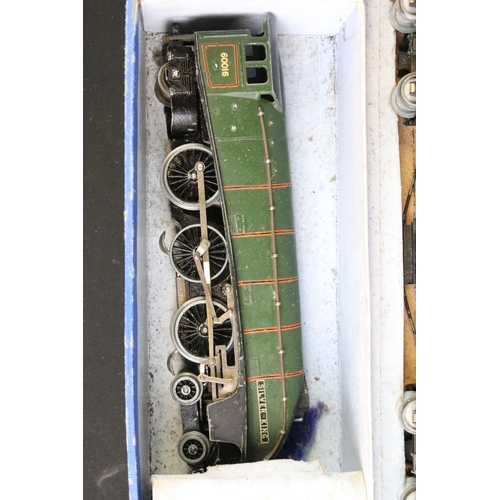 258 - Collection of Hornby Dublo model railway to include boxed set containing Silver King locomotive, 2 x... 