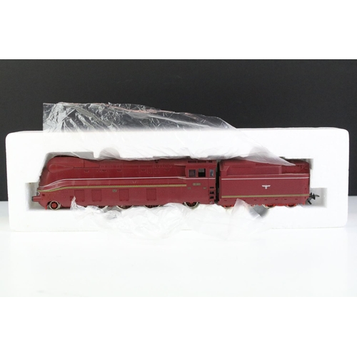 41 - Two boxed Fleischmann HO gauge locomotives to include 4172 and 4246 Greyhound D821