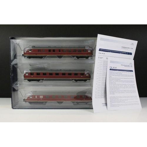 49 - Two boxed Liliput by Bachmann HO gauge train packs to include L112602 SVT 137 Vindobona 4 telig CR E... 
