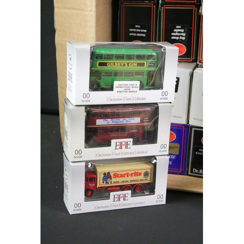 1026 - 76 Boxed 1/76 scale EFE Exclusive First editions diecast model buses and commercials featuring 00 sc... 