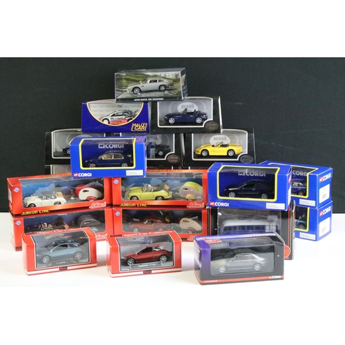 1066 - 23 Boxed / cased diecast models to include 5 x Corgi (VA09306, 4 x TY97301 variations), 10 x Maxi Ca... 