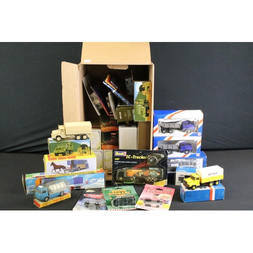 1071 - 37 Boxed diecast models to include Lion Toys models featuring 67 2800 Tankauto Met Kantel-Cabine and... 