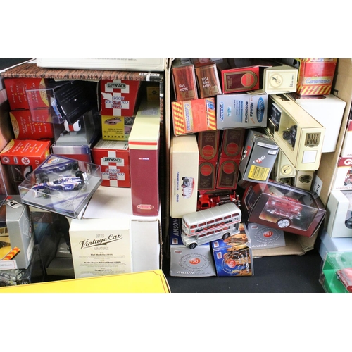 1076 - 68 Boxed / cased diecast models to include Corgi, Oxford Diecast, Atlas Editions, Kinsmart, Lledo, e... 