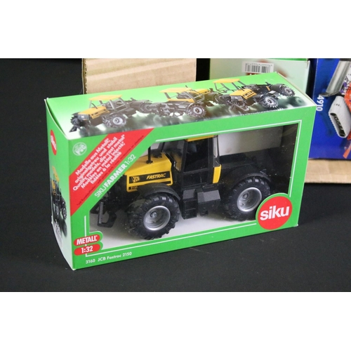 1084 - 14 Boxed 1/32 scale farming and construction related diecast models to include Britains JCB 3220 Fas... 