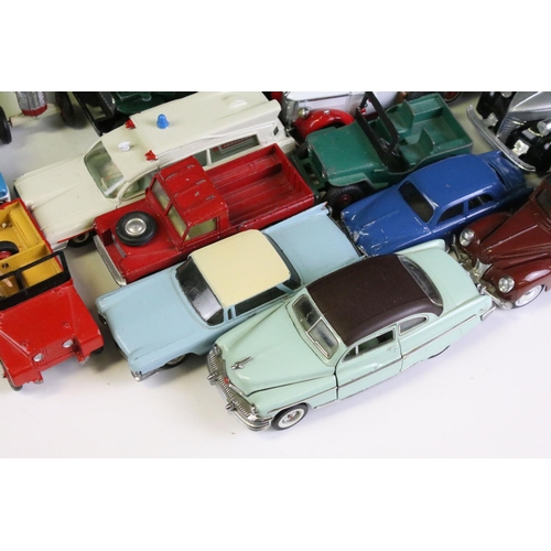 1095 - Over 60 Mid 20th C onwards diecast models to include examples from Dinky, Corgi, Tootsietoy, Matchbo... 