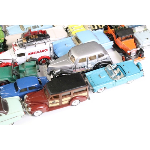 1095 - Over 60 Mid 20th C onwards diecast models to include examples from Dinky, Corgi, Tootsietoy, Matchbo... 