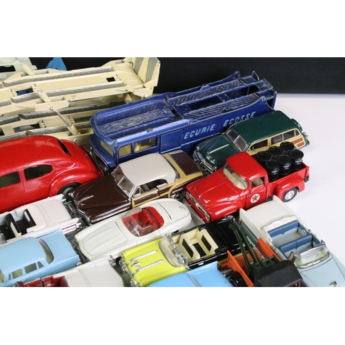 1095 - Over 60 Mid 20th C onwards diecast models to include examples from Dinky, Corgi, Tootsietoy, Matchbo... 