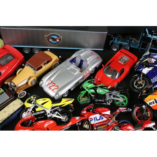 1102 - 22 unboxed diecast models featuring 13 motorbikes (largest approx 23cm), 2 x Maisto (Ferrari F40 & 1... 