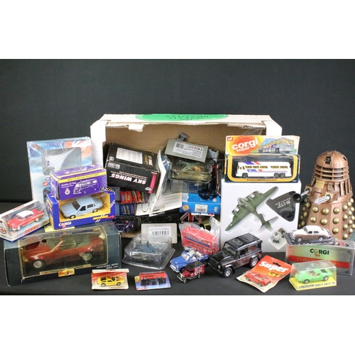 1103 - 34 Boxed / cased diecast models to include Corgi, Maisto, Lledo, ERTL, Atlas Editions, etc, along wi... 