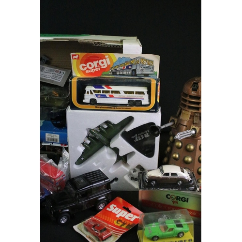 1103 - 34 Boxed / cased diecast models to include Corgi, Maisto, Lledo, ERTL, Atlas Editions, etc, along wi... 