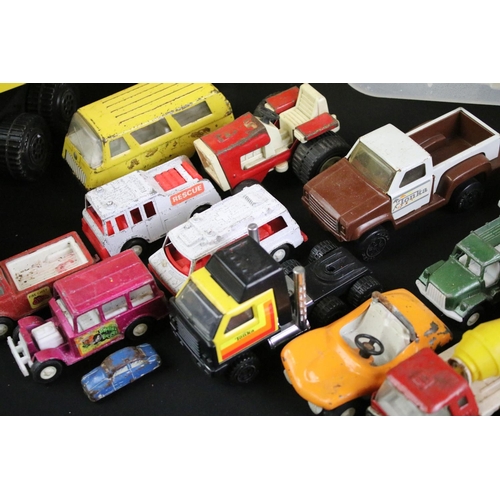 1105 - Collection of play worn Tonka toys to include a Toymaster lorry (two boxes)