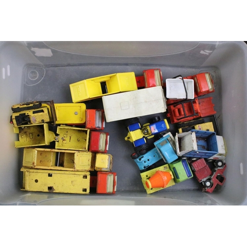 1105 - Collection of play worn Tonka toys to include a Toymaster lorry (two boxes)