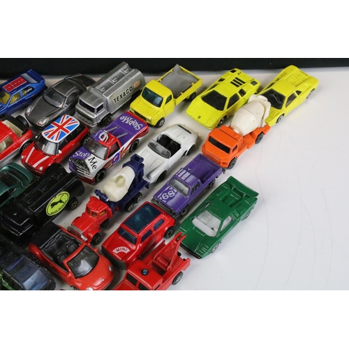 1109 - Around 50 diecast models to include Hotwheels, Corgi Realtoy etc