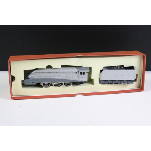 217 - Hornby OO gauge Silver Link 2509 LNER 4-6-2 locomotive with tender contained within drawer box from ... 