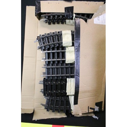 309 - Quantity of O & OO gauge model railway to include various O gauge track, locomotive spares & repairs... 